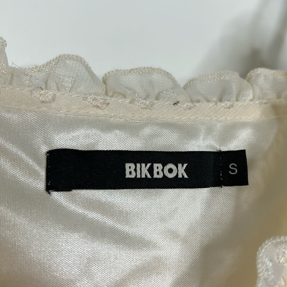 Norwegian Tank Top Cream Color Flowy Ruffled - Picture 4 of 8